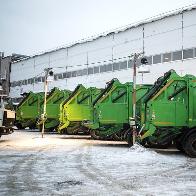 Ve městech je ke svozu odpadu vyčleněna celá flotila nákladních svozových aut s nezanedbatelným vlivem na okolní prostředí (Zdroj: © Семен Саливанчук / stock.adobe.com)