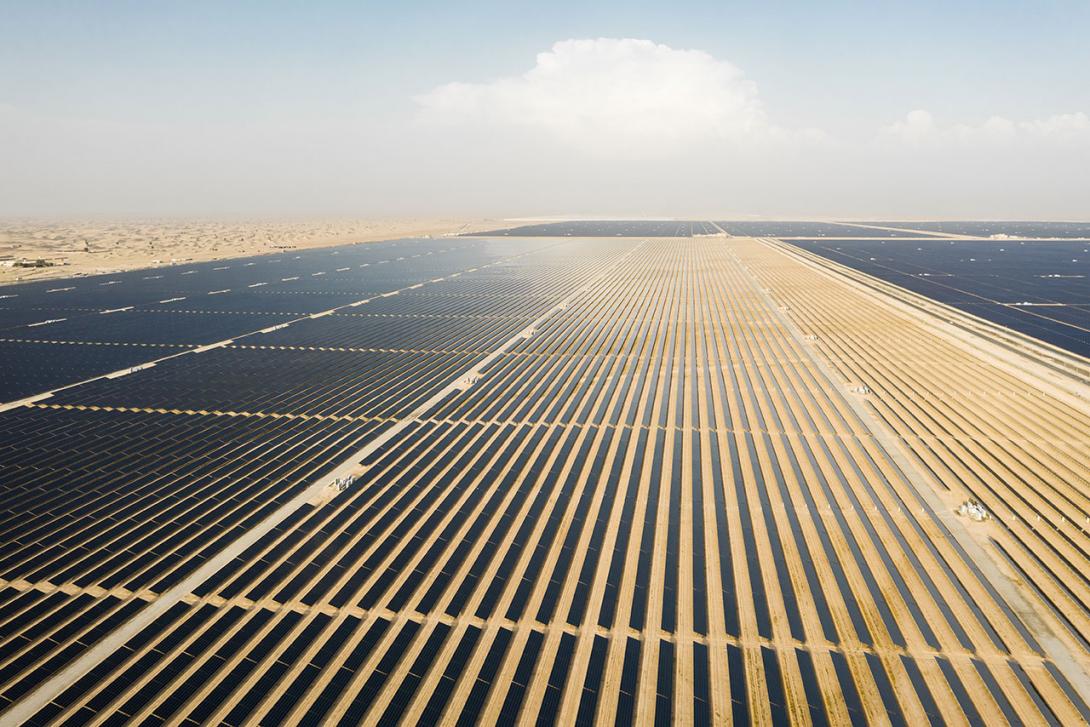 Výkony největších solárních fotovoltaických parků se dnes již pohybují v řádu tisíců MW (Zdroj: © Kertu / stock.adobe.com)