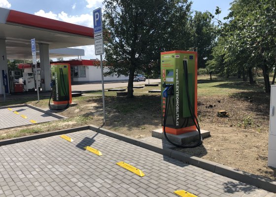 Unipetrol ve spolupráci s ČEZ rozšiřuje nabídku sítě Benzina o elektrickou energii