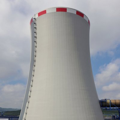 Chladicí věž Nového zdroje s čerpací stanicí chladicí vody