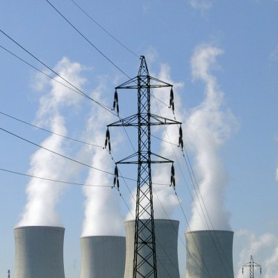 Chladicí věže dukovanské jaderné elektrárny (Zdroj: ČEZ, a. s.)