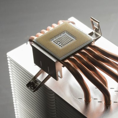 Technologie tepelných trubic se využívá při odvádění tepla z procesorové jednotky do velkoobjemového chladiče (Zdroj: © petrsvoboda91 / stock.adobe.com)