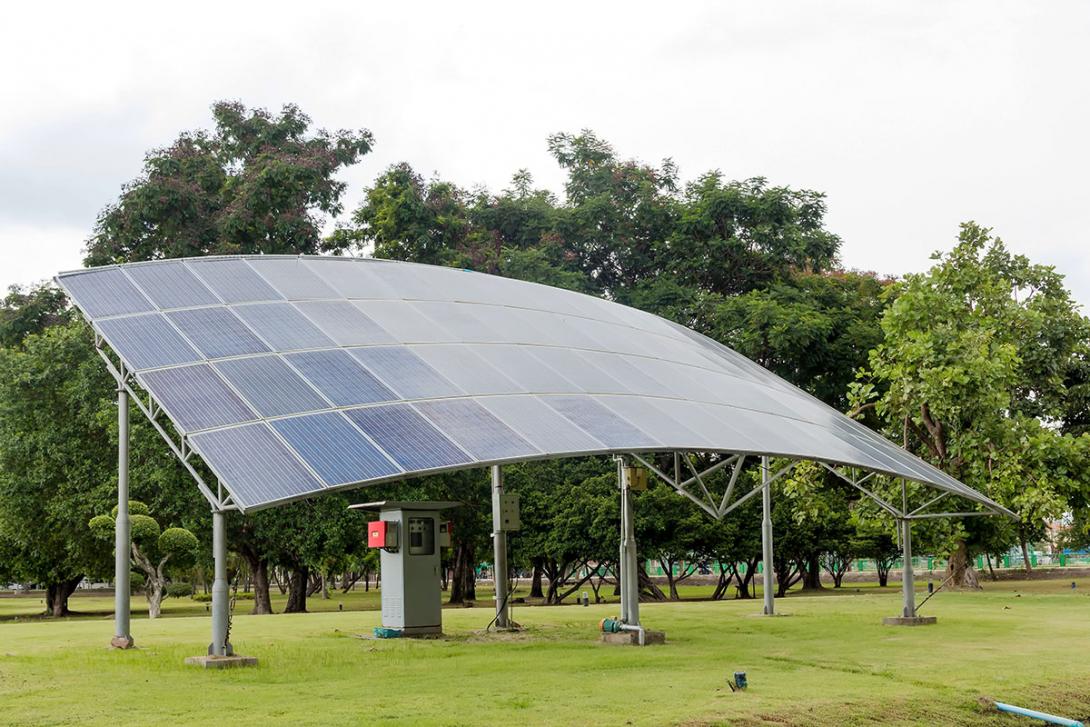 Solární energetika, jako obnovitelný zdroj, se vyznačuje minimálním vlivem na životní prostředí (Zdroj: © Satit _Srihin / stock.adobe.com)