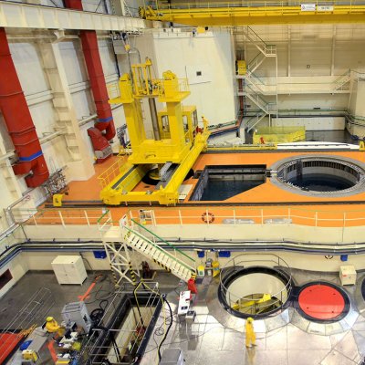 Pohled na otevřený reaktor a bazén skladování dukovanské elektrárny v čase odstávky na výměnu paliva (Zdroj: ČEZ, a. s.)