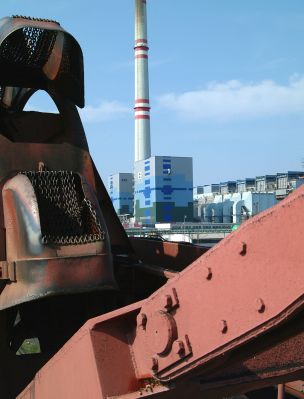 Pohled na elektrárnu Prunéřov I z uhelného rypadla na zásobní skládce (Zdroj: ČEZ, a. s.)