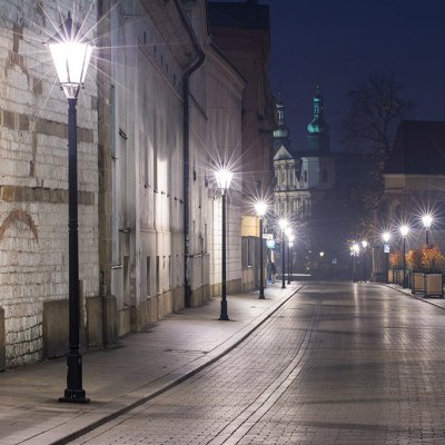 Lampy v chytrém městě regulují svou intenzitu podle aktuální situace na ulici (Zdroj: © sergejson / stock.adobe.com)