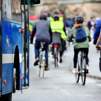 Městská cyklistika je v chytrých městech považována za individualizovanou hromadnou dopravu (Zdroj: © connel_design / stock.adobe.com)