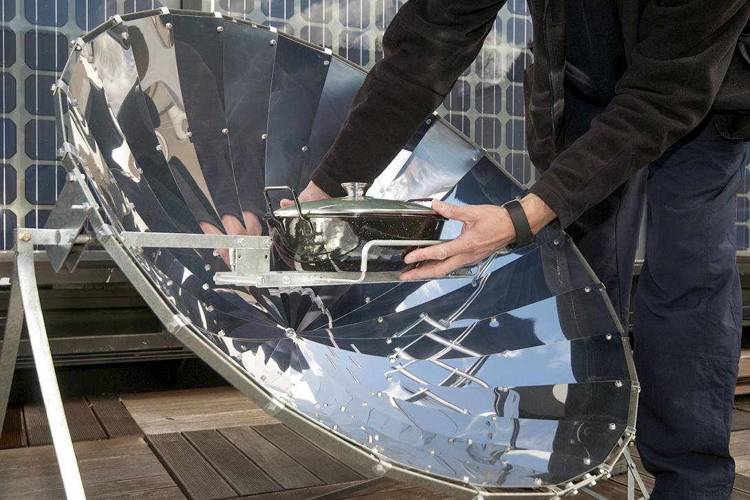 Vaření na jednoduchém parabolickém solárním vařiči je možné především v oblastech s vyšší intenzitou slunečního svitu (Zdroj: © visivasnc / stock.adobe.com)