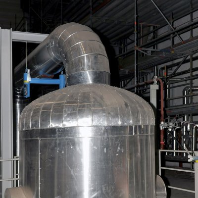 Vysokotlaké ohříváky slouží k ohřívání napájecí vody, přečerpáváné napájecími čerpadly z napájecí nádrže do kotle