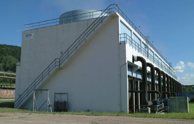 Ventilátorové chladicí věže v elektrárně Poříčí (Zdroj: ČEZ, a. s.)