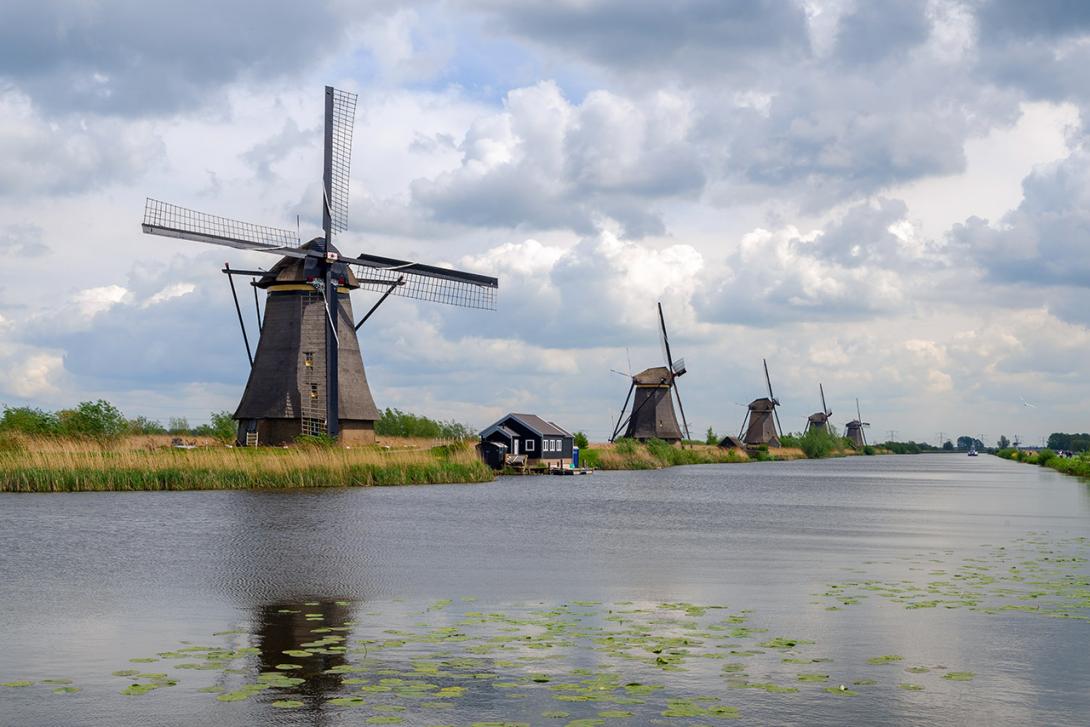 Větrnými mlýny je proslavené zejména Holandsko – ovšem pozor, nemlely obilí, nýbrž čerpaly vodu na zavlažování z vodních kanálů (Zdroj: © ramanauz / stock.adobe.com)