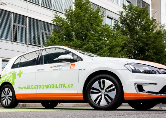 ČEZ ESCO staví Komerční bance zázemí pro elektromobilitu 
