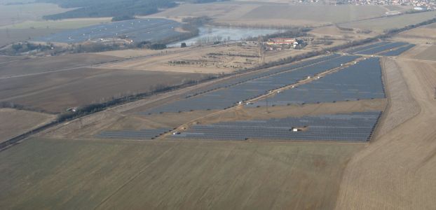 Celkový pohled na fotovoltaickou elektrárnu Ševětín (Zdroj: ČEZ, a. s.)