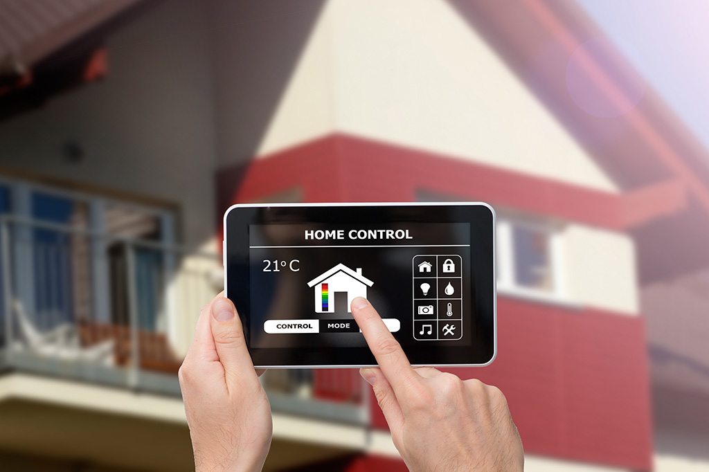 Časové nastavení topných režimů může být součástí společné aplikace ovládání chytrého domu (Zdroj: © REDPIXEL / stock.adobe.com)