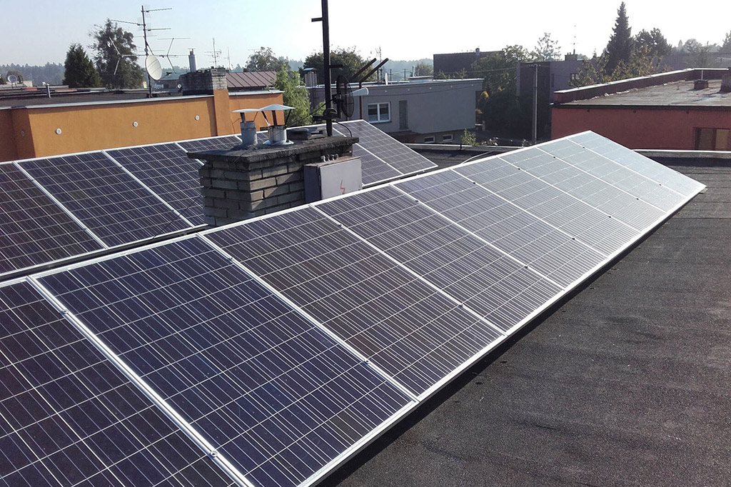 Fotovoltaické panely na střeše rodinného domu – dodávka na klíč od společnosti ČEZ ESCO (Zdroj: ČEZ, a. s.)