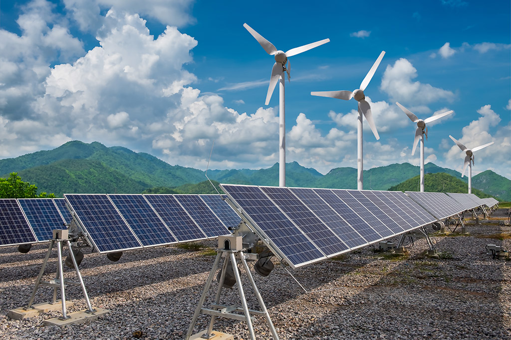 S kolísavou výrobou elektřiny z obnovitelných zdrojů (především solárních a větrných elektráren) si řídicí systém chytré distribuční sítě poradí (Zdroj: © Montri / stock.adobe.com)