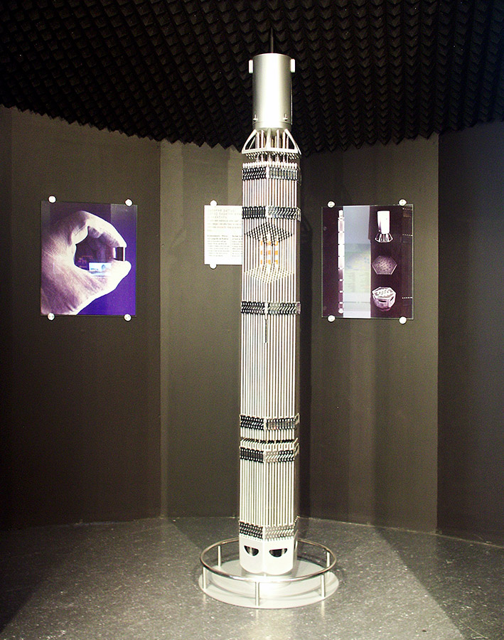 Model palivového souboru VVER 1000, vystavený v informačním centru v Temelíně (Zdroj: ČEZ, a. s.)