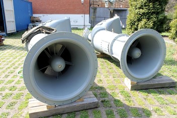 Vírové turbíny instalované v areálu malé vodní elektrárny Želina, patřící do Skupiny ČEZ, využívají spád kolem 2 metrů a fungují s účinností až 85 % (Zdroj: ČEZ, a. s.)