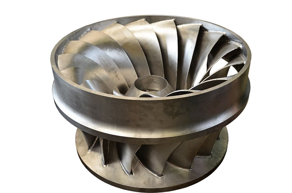 Rotor malé Francisovy turbíny s pevnými lopatkami (Zdroj: Mariusz Hajdarowicz / Shutterstock.com)