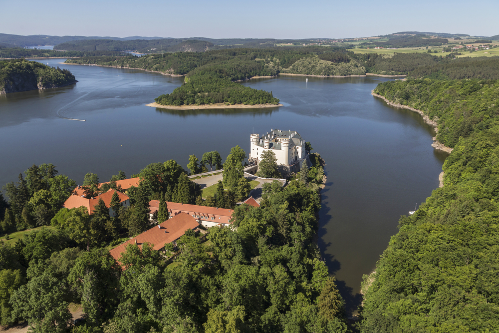 Orlická přehrada má ze všech českých vodních ploch největší objem (Zdroj: Nadezda Murmakova / Shutterstock.com)